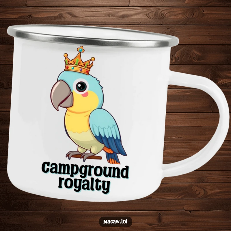 Funny Macaw Camping Mug: A proud macaw bird balances a tiny, ornate crown on its head, ideal for regal outdoor enjoyment.